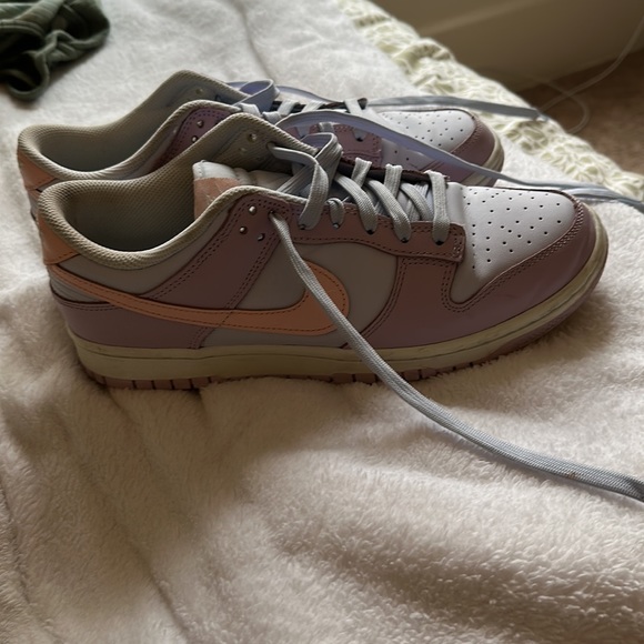 Nike Low Dunks Easter 2022 (worn once brand new) - Picture 3 of 3